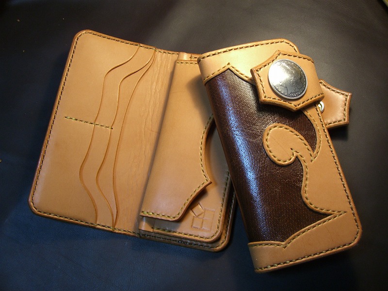 サドルレザー×ペンギンレザーのハンドメイドオーダー財布の全体と内装